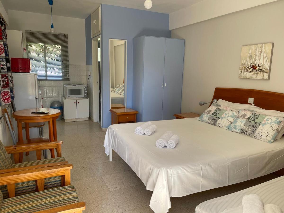 Light & Blue Gardens Apartment Protaras Ngoại thất bức ảnh